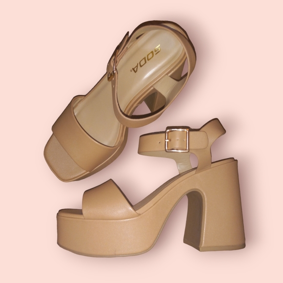 Soda Shoes - Soda Tan Chunky Heels Size 7 NWOT
